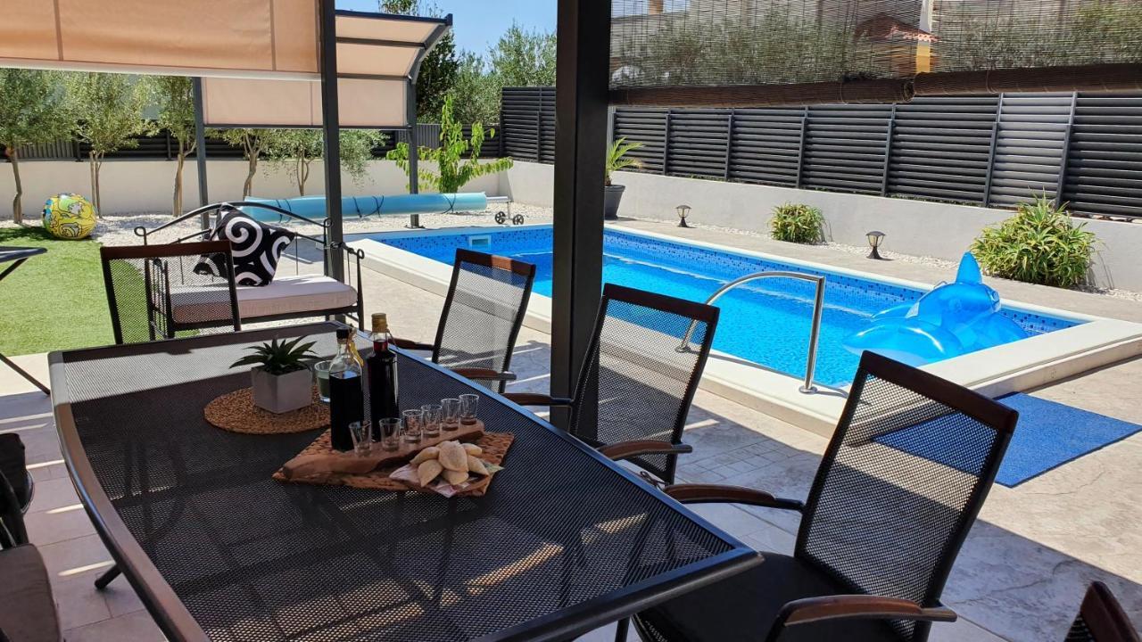 Villa Fides With Private Pool, Garden And Sea View Kaštel Novi Exterior foto