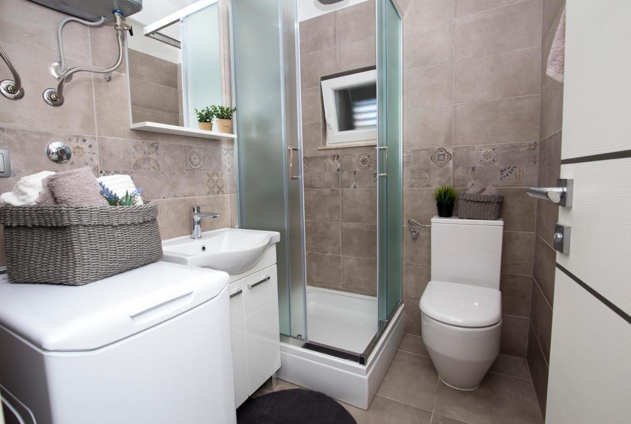 Villa Fides With Private Pool, Garden And Sea View Kaštel Novi Exterior foto