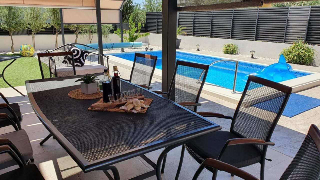 Villa Fides With Private Pool, Garden And Sea View Kaštel Novi Exterior foto